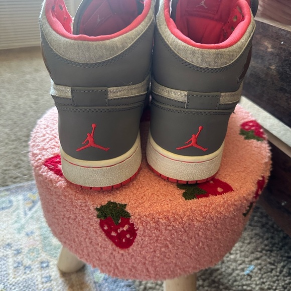 Air Jordans - Picture 3 of 6